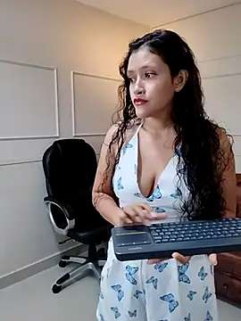 ArielBlossom    online show from September 22, 11:23 am