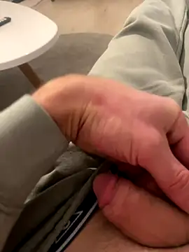 Snapshot of Milike_93 chatting on October 17, 10:12 pm Milike 93 online show from October 17, 10:12 pm