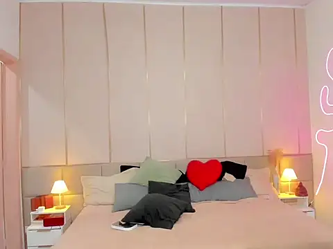 SoHighAngel online show from March 10, 10:59 pm