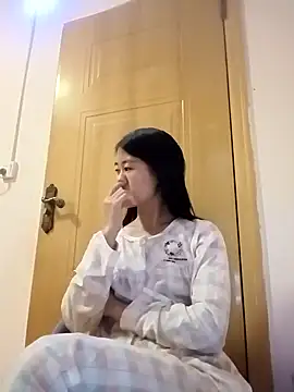 Snapshot of luy-xinh02 chatting on October 5, 1:09 pm luy-xinh02 online show from October 5, 1:09 pm