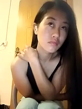 Snapshot of luy-xinh02 chatting on November 5, 10:32 pm luy-xinh02 online show from November 5, 10:32 pm