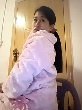 Snapshot of luy-xinh02 chatting on November 25, 1:33 pm luy-xinh02 online show from November 25, 1:33 pm