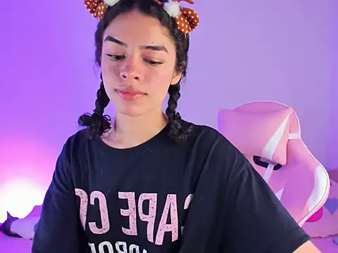 Snapshot of maddy_parker__ chatting on November 12, 9:03 pm maddy parker online show from November 12, 9:03 pm