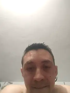 Snapshot of eslabon19 chatting on September 30, 4:06 am eslabon19 online show from September 30, 4:06 am