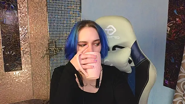 Snapshot of Eniferi chatting on October 28, 2:42 pm Eniferi online show from October 28, 2:42 pm