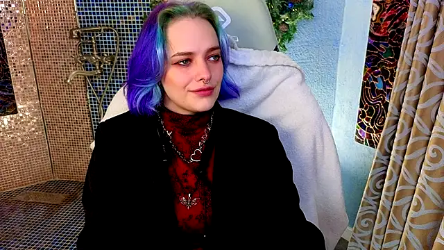 Snapshot of Eniferi chatting on December 14, 9:08 pm Eniferi online show from December 14, 9:08 pm