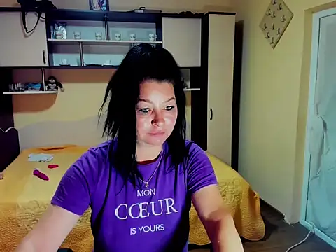 Soffy Skye online show from May 18, 5:02 am