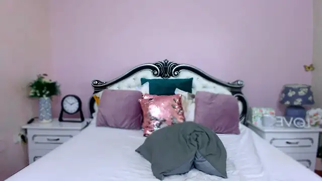 Snapshot of Missy_Skye chatting on November 11, 6:13 am Missy Skye online show from November 11, 6:13 am