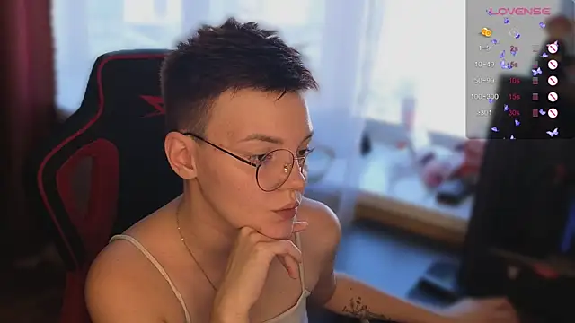 KrisNeal online show from September 14, 9:19 am