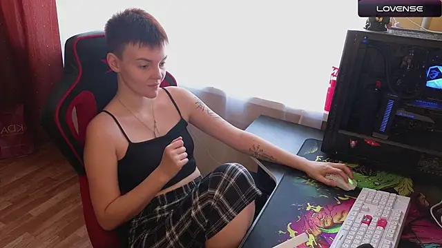 KrisNeal online show from September 19, 8:49 am