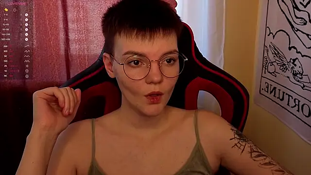 KrisNeal online show from October 2, 9:27 am