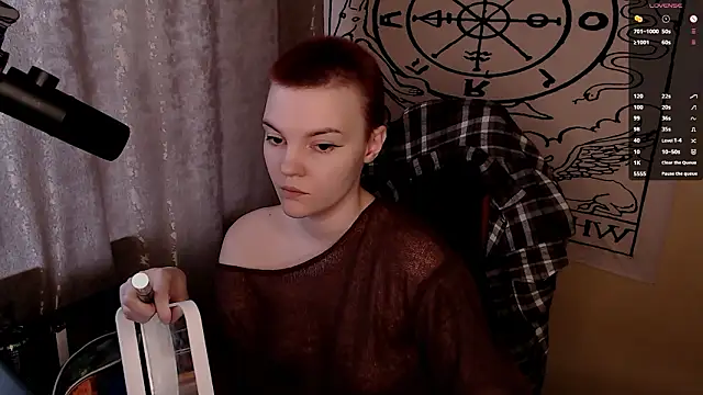 KrisNeal online show from February 14, 9:17 am