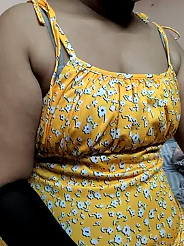 Snapshot of preethi-lovely chatting on October 10, 3:27 am preethi-lovely online show from October 10, 3:27 am