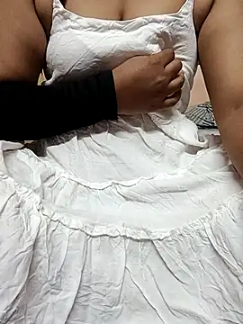 Snapshot of preethi-lovely chatting on November 14, 2:05 pm preethi-lovely online show from November 14, 2:05 pm