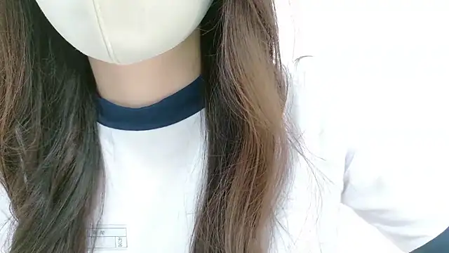  Mia land  online show from October 27, 1:04 pm