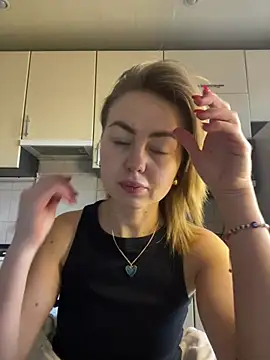 MartaLuna  online show from February 27, 12:16 pm