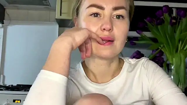 MartaLuna  online show from March 7, 7:55 pm