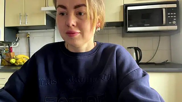 MartaLuna  online show from April 9, 6:52 am