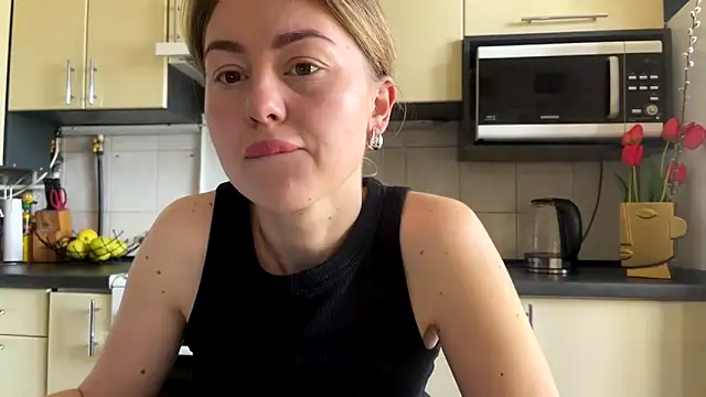 MartaLuna  online show from April 15, 8:10 am