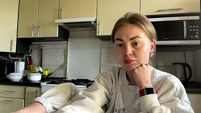 Snapshot of MartaLuna_ chatting on May 1, 1:59 pm MartaLuna online show from May 1, 1:59 pm