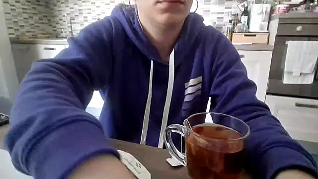 Snapshot of Camaleontica chatting on November 6, 11:33 am Camaleontica online show from November 6, 11:33 am