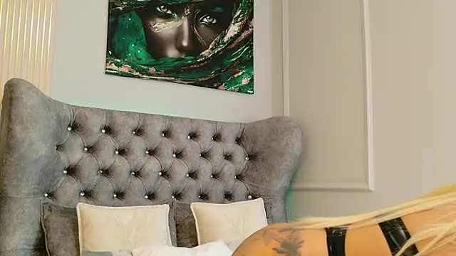 MeganXDesire online show from October 24, 4:53 am