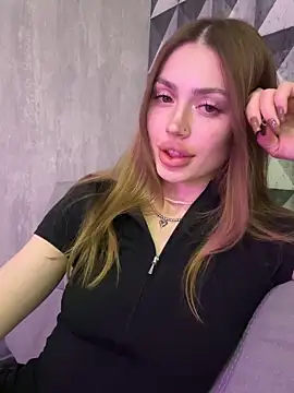 Elizabeth Tay online show from March 12, 7:31 pm