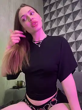 Elizabeth Tay online show from April 16, 6:41 pm