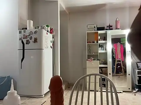 Snapshot of Hannahtwerk chatting on November 4, 6:40 pm Hannahtwerk online show from November 4, 6:40 pm