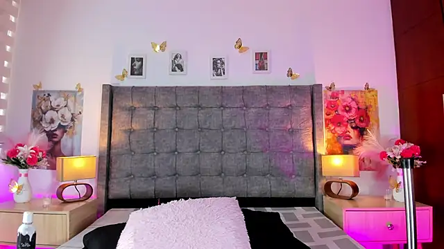 Snapshot of Linda_Fosterr chatting on May 27, 7:22 pm Linda Fosterr online show from May 27, 7:22 pm