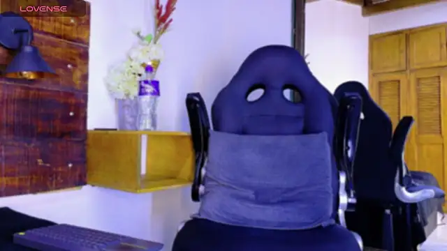 JhosuaVega online show from April 11, 7:45 am