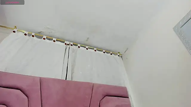 miajhonsonx online show from May 8, 2:44 pm