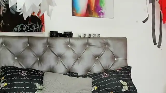 Snapshot of xxKamadevaxx chatting on October 19, 12:39 pm xxKamadevaxx online show from October 19, 12:39 pm