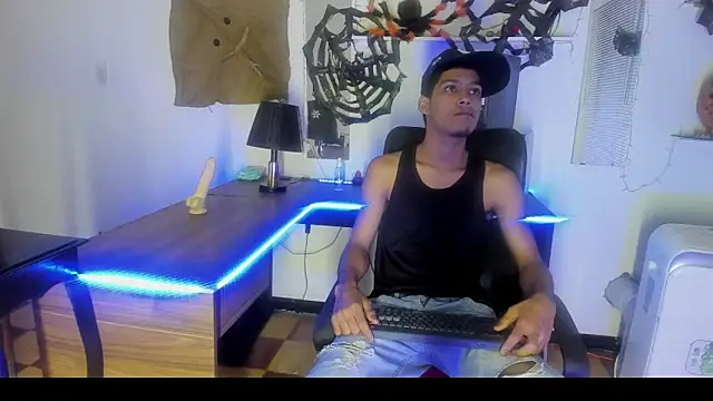 Snapshot of xxKamadevaxx chatting on October 30, 12:28 pm xxKamadevaxx online show from October 30, 12:28 pm