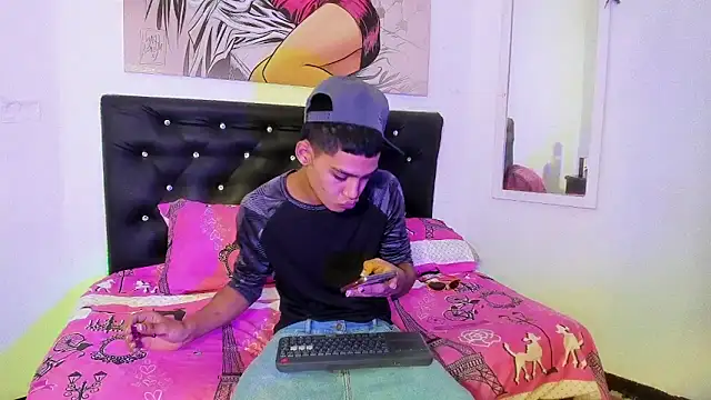 Snapshot of xxKamadevaxx chatting on November 18, 12:31 pm xxKamadevaxx online show from November 18, 12:31 pm