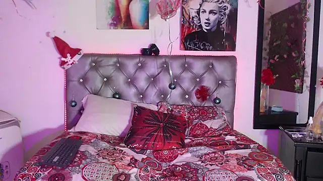 Snapshot of xxKamadevaxx chatting on November 28, 12:30 pm xxKamadevaxx online show from November 28, 12:30 pm