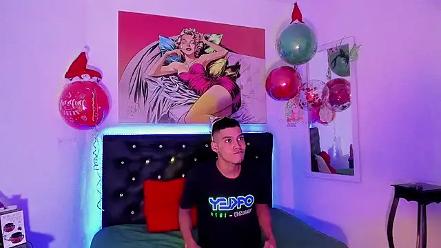 Snapshot of xxKamadevaxx chatting on December 3, 12:47 pm xxKamadevaxx online show from December 3, 12:47 pm