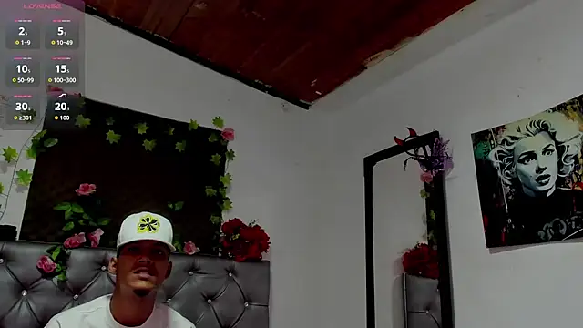 xxKamadevaxx online show from May 28, 12:24 pm