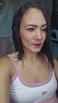 Lhia  online show from November 28, 7:05 pm