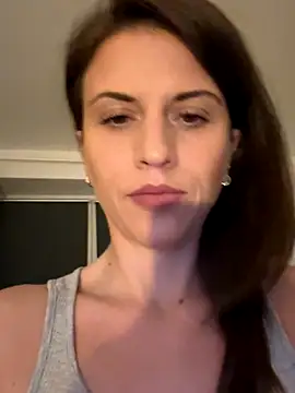 Snapshot of ScarlettNoirr chatting on November 16, 6:46 pm ScarlettNoirr online show from November 16, 6:46 pm