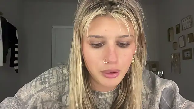 Snapshot of AnnGrayson chatting on October 10, 1:37 am AnnGrayson online show from October 10, 1:37 am