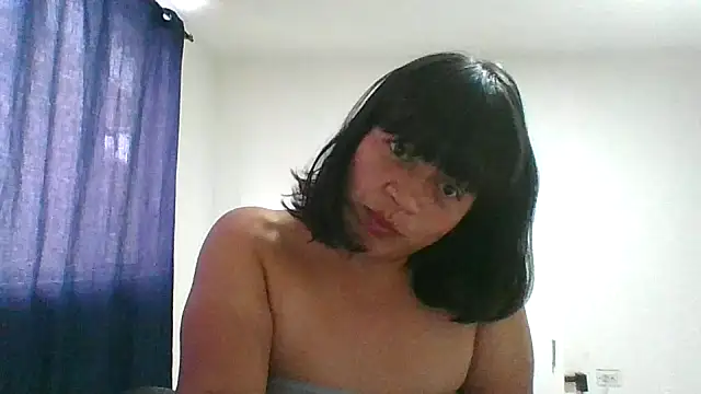 adri89-g online show from April 5, 7:00 pm