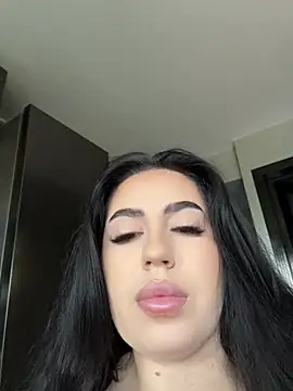 Snapshot of Andrestarr chatting on July 18, 1:59 pm Andrestarr online show from July 18, 1:59 pm
