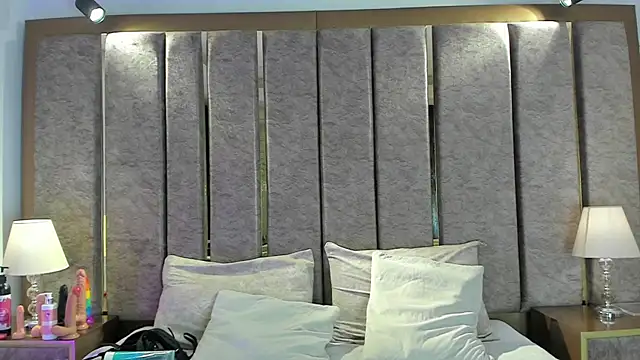 AishaValcazar online show from April 15, 3:46 am