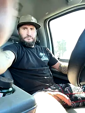 Snapshot of skip69xxx chatting on September 30, 9:42 pm skip69xxx online show from September 30, 9:42 pm