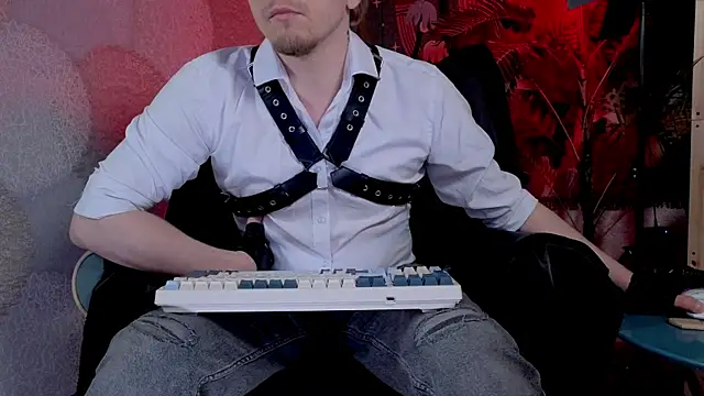 Vincent Hardman online show from April 2, 8:17 pm