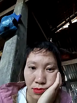 Snapshot of bonnie-00 chatting on October 4, 11:25 pm bonnie-00 online show from October 4, 11:25 pm