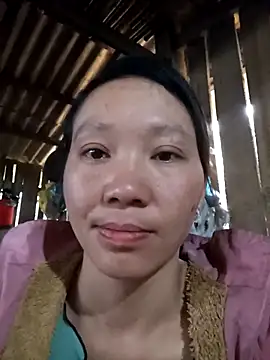 Snapshot of bonnie-00 chatting on December 21, 12:29 am bonnie-00 online show from December 21, 12:29 am