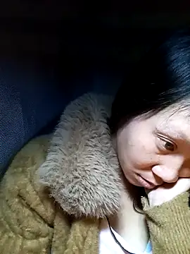 Snapshot of bonnie-00 chatting on January 6, 2:43 pm bonnie-00 online show from January 6, 2:43 pm