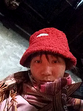 Snapshot of bonnie-00 chatting on February 9, 2:48 am bonnie-00 online show from February 9, 2:48 am